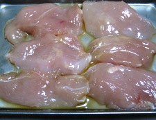 鶏胸肉のおろし煮　鶏肉下味