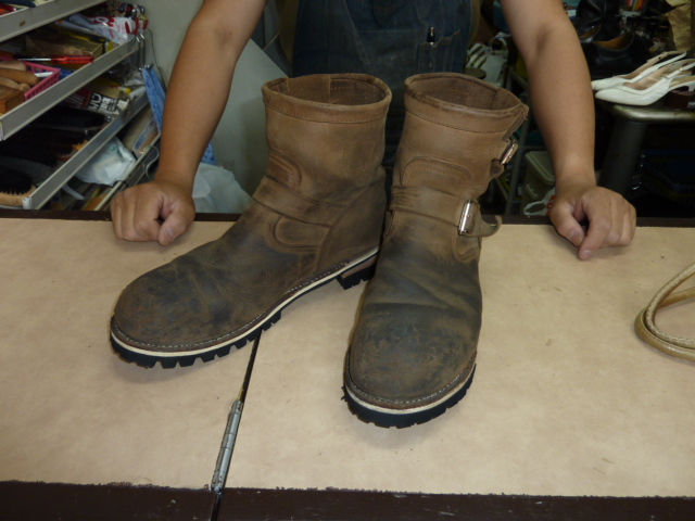 靴・かばん修理と合カギの店ホップ アスビー(ASBee)のエンジニアブーツの修理